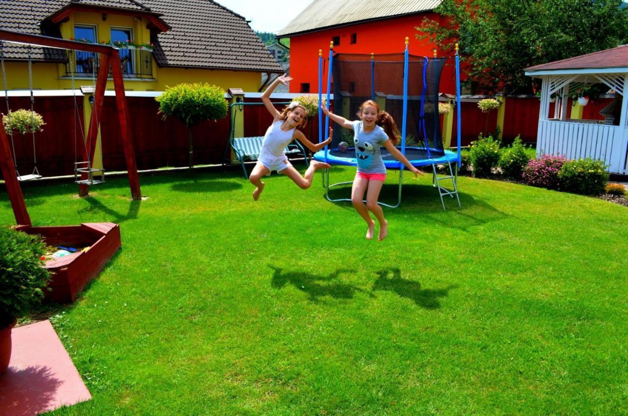 Apartmany Riviera A Chalupa Riviera Liptov, Bešeňová Exteriör bild