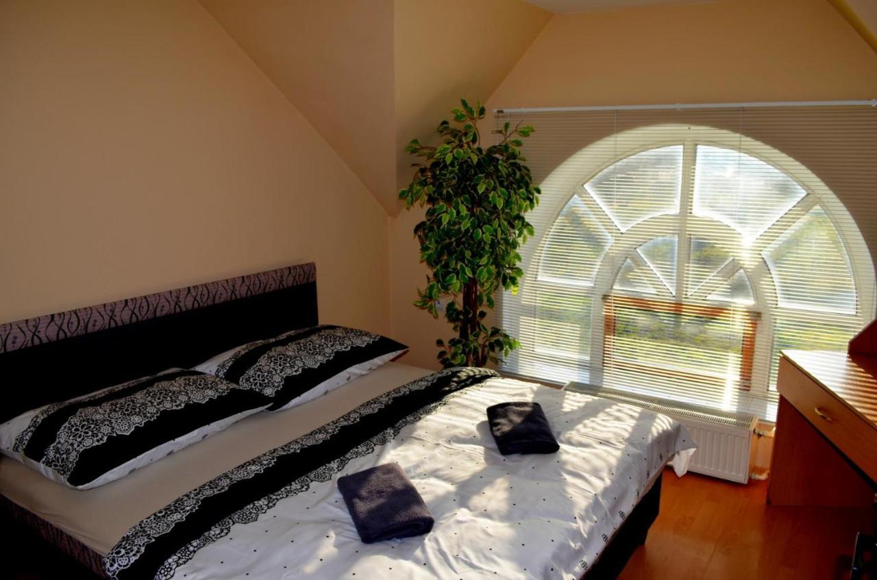 Apartmany Riviera A Chalupa Riviera Liptov, Bešeňová Exteriör bild