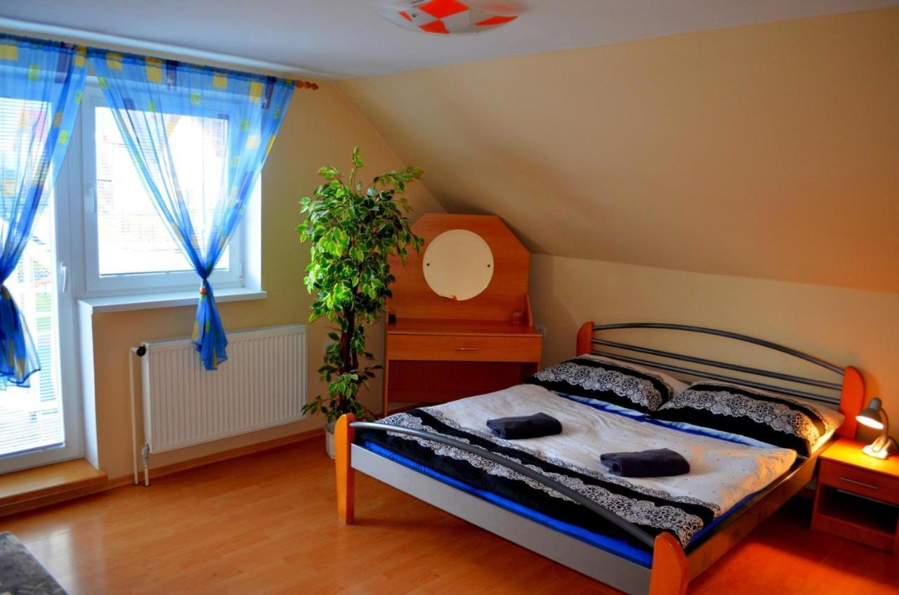 Apartmany Riviera A Chalupa Riviera Liptov, Bešeňová Exteriör bild
