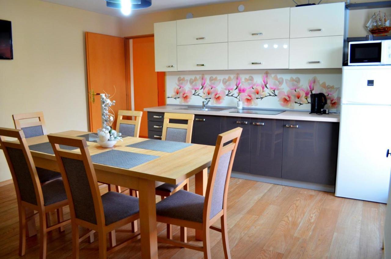 Apartmany Riviera A Chalupa Riviera Liptov, Bešeňová Exteriör bild