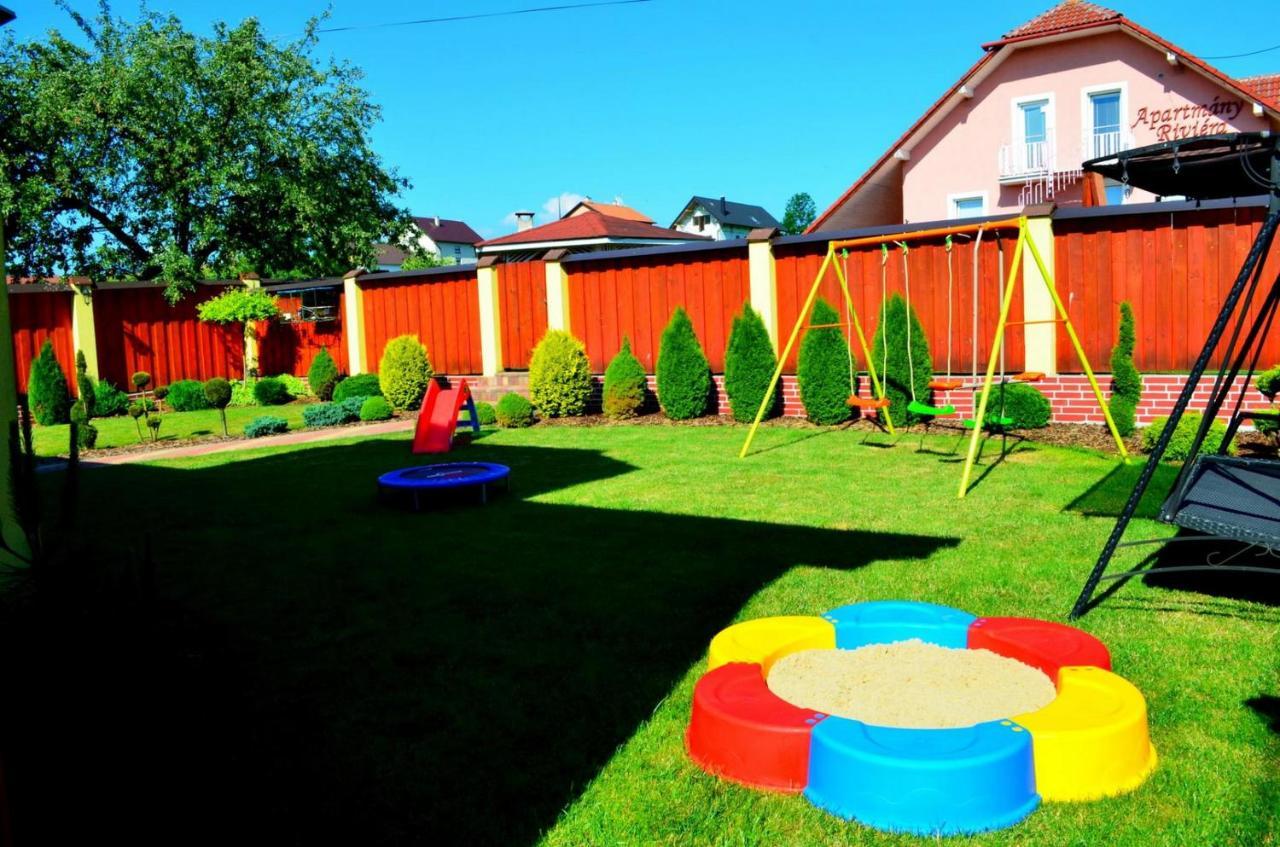 Apartmany Riviera A Chalupa Riviera Liptov, Bešeňová Exteriör bild