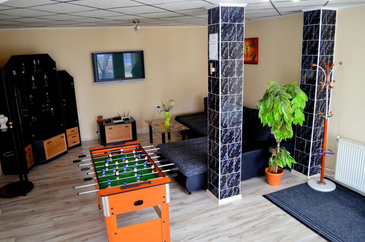 Apartmany Riviera A Chalupa Riviera Liptov, Bešeňová Exteriör bild