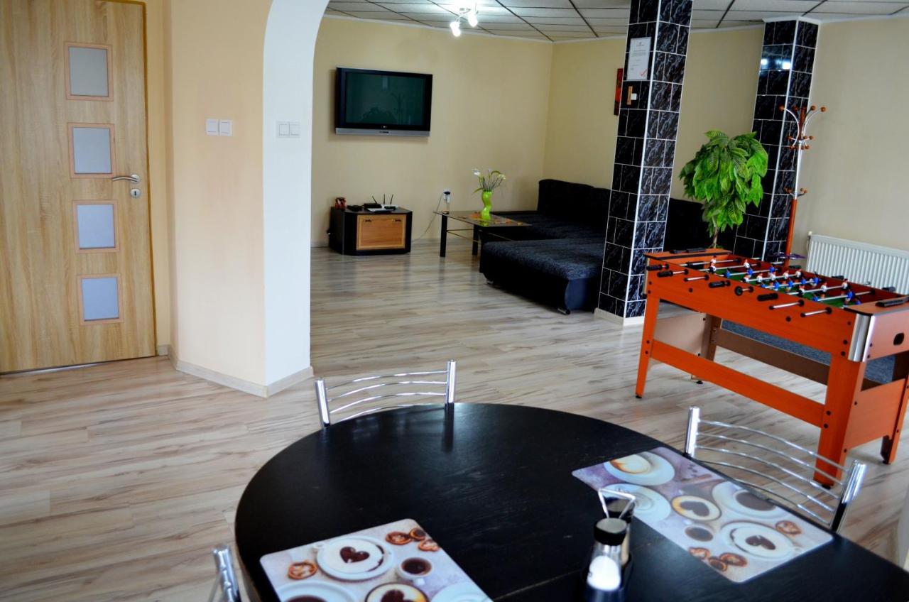Apartmany Riviera A Chalupa Riviera Liptov, Bešeňová Exteriör bild