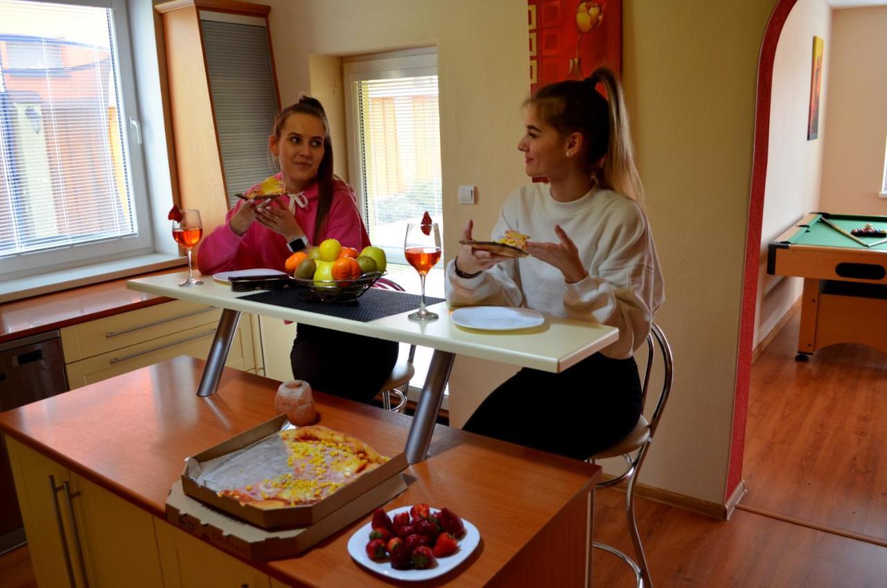 Apartmany Riviera A Chalupa Riviera Liptov, Bešeňová Exteriör bild