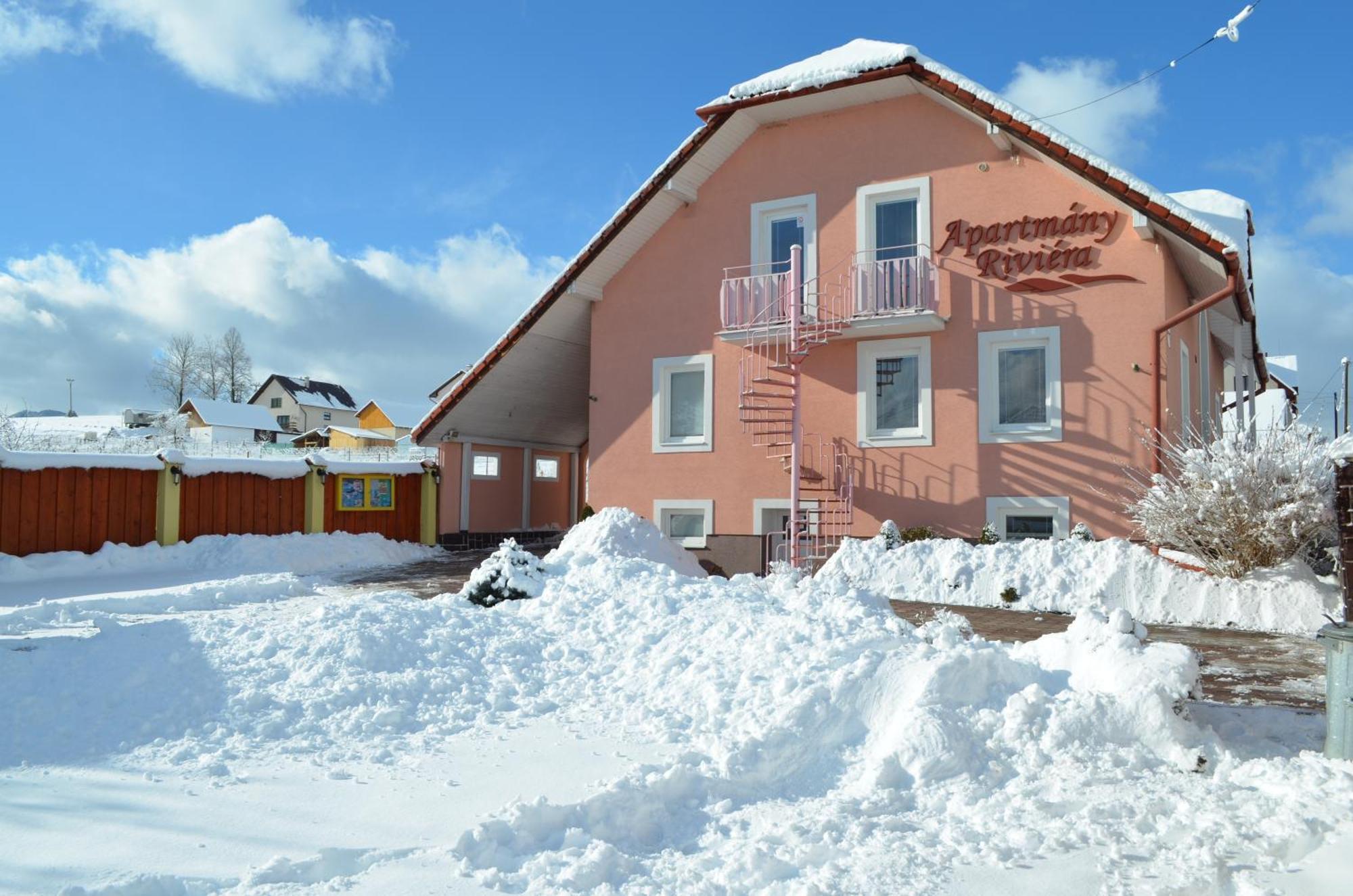 Apartmany Riviera A Chalupa Riviera Liptov, Bešeňová Exteriör bild