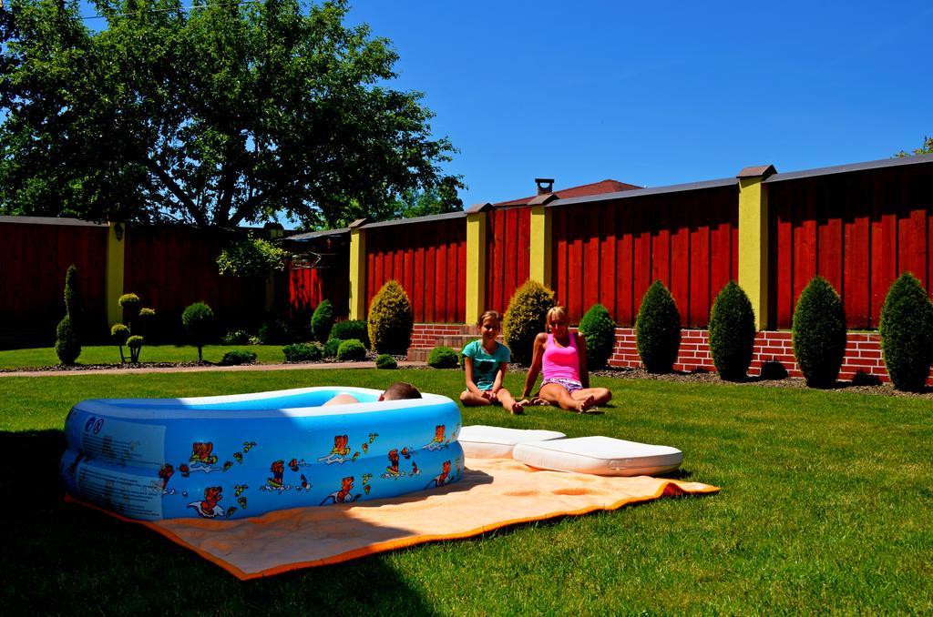 Apartmany Riviera A Chalupa Riviera Liptov, Bešeňová Exteriör bild